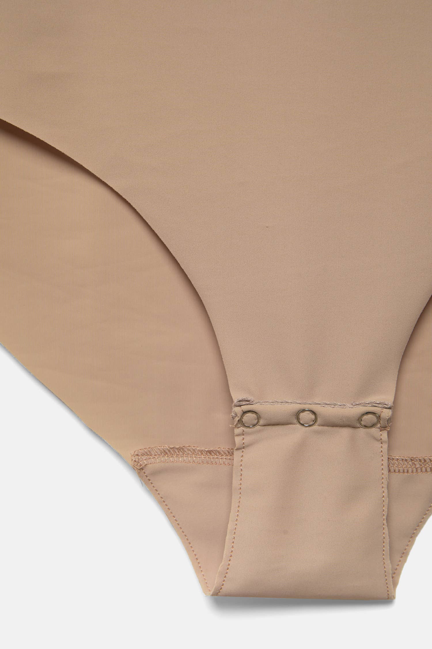 Body elasticizzato nude con spalline