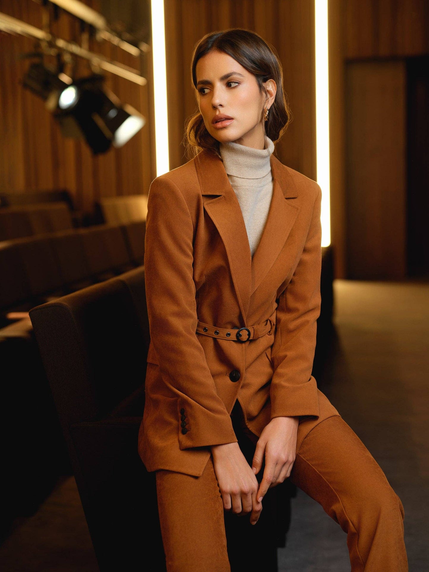 Blazer con cintura in velluto a coste