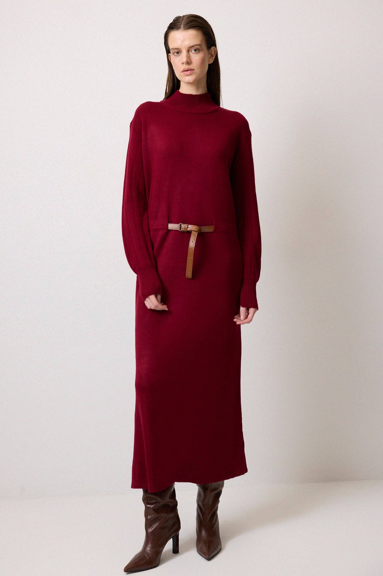 Abito lungo in maglia con cintura in vita color bordeaux