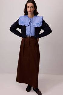 Camicia blu con colletto alla marinara arricciato