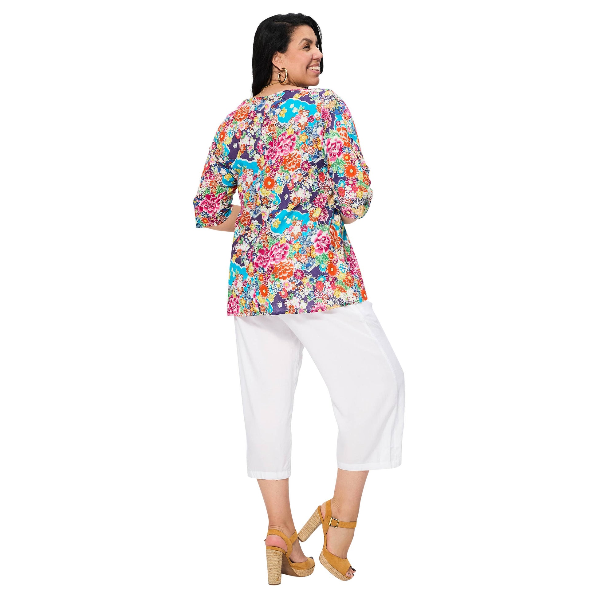 Camicetta estiva floreale multicolore con maniche 3/4