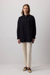 Camicia oversize nera dalla vestibilità comoda