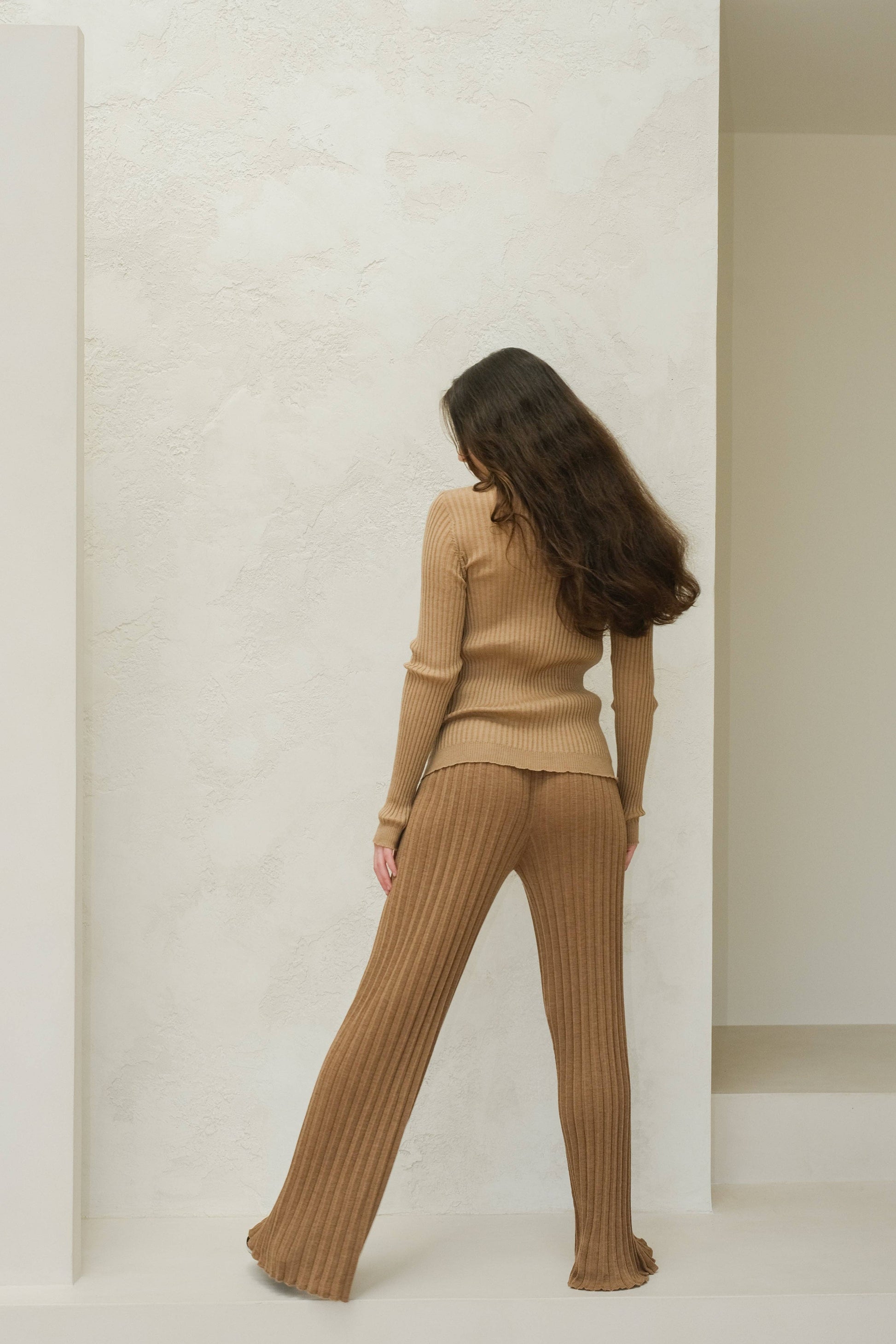 Maglione girocollo a costine in lana merino extra fine