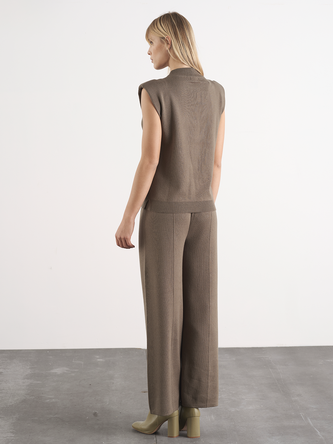 Set pantaloni e top in maglia