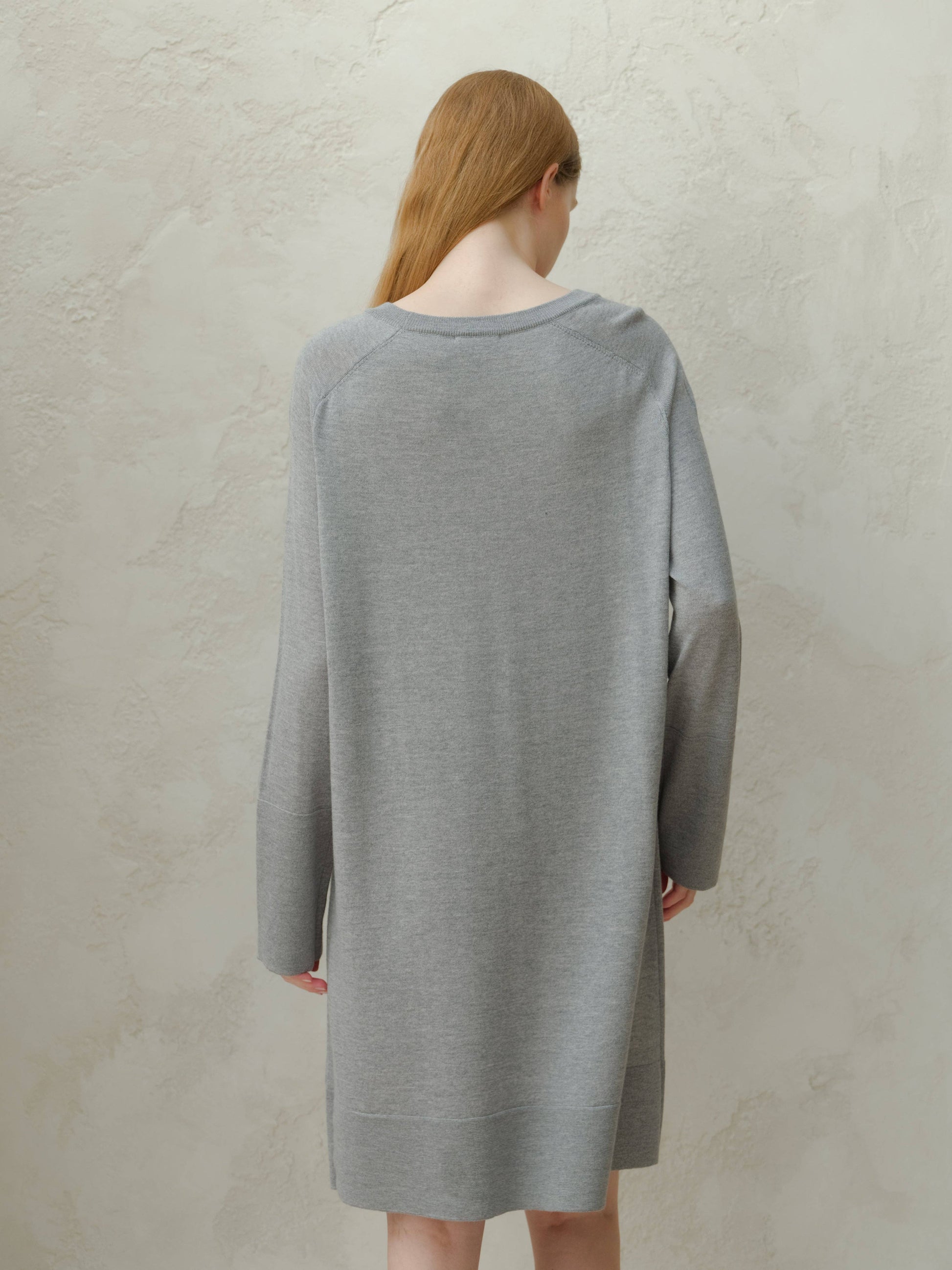 Abito midi girocollo in lana merino extrafine