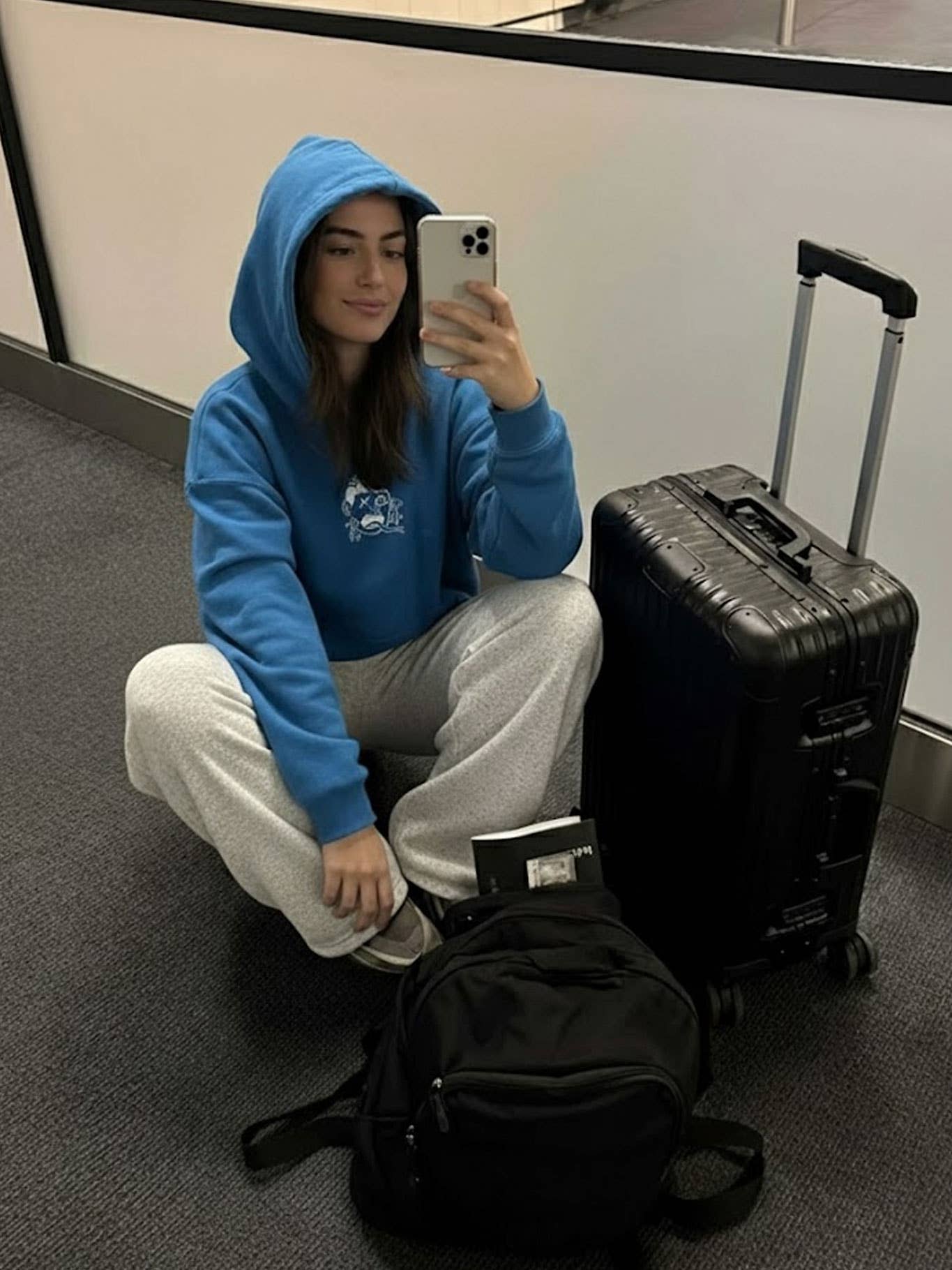 Felpa con cappuccio unisex blu elettrico con stampa Loco Monky