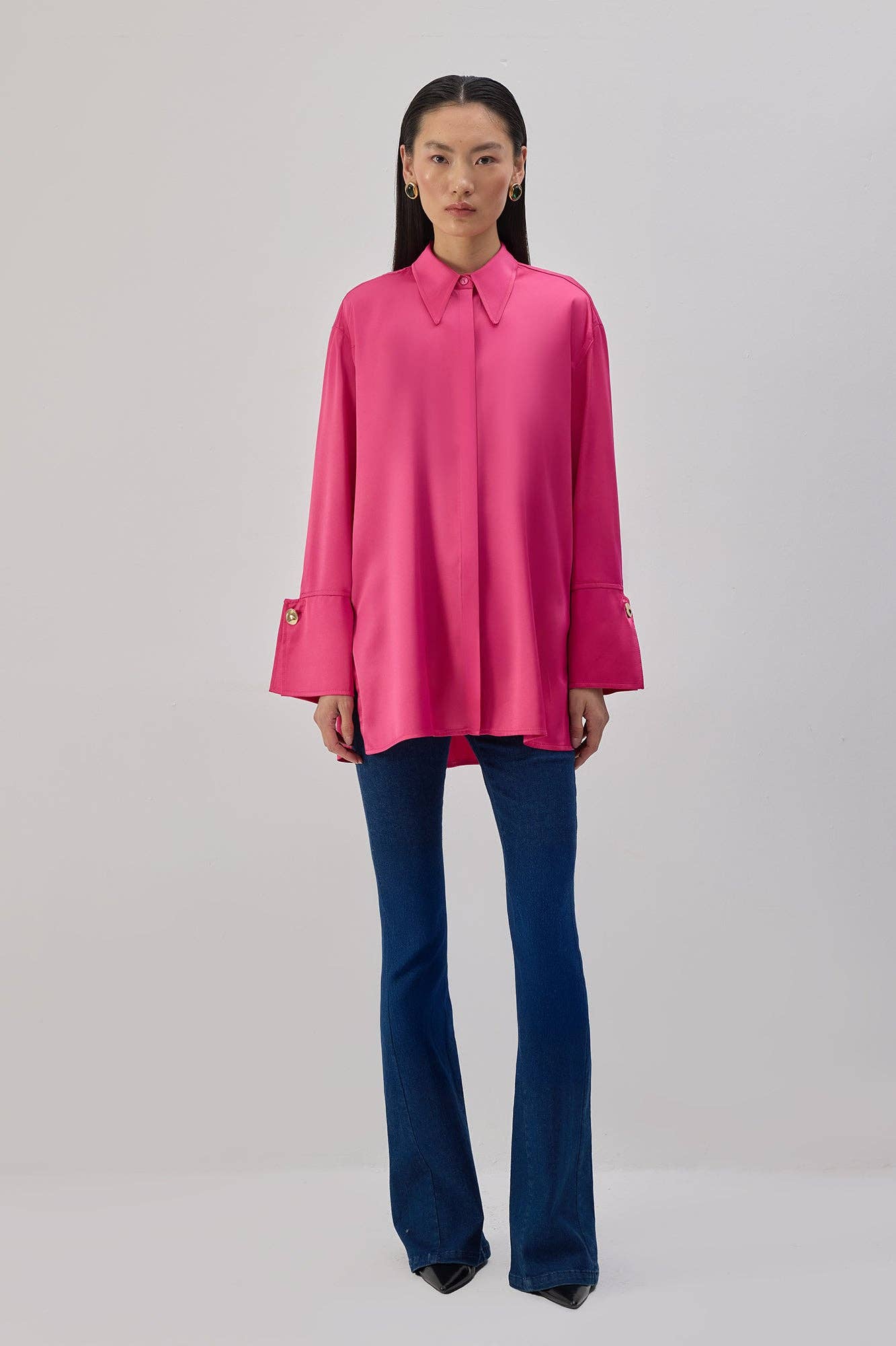 Camicia in raso con polsini ampi