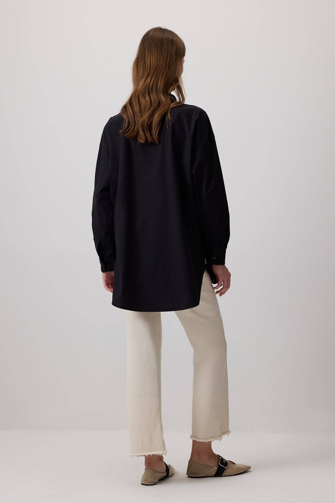 Camicia oversize nera dalla vestibilità comoda