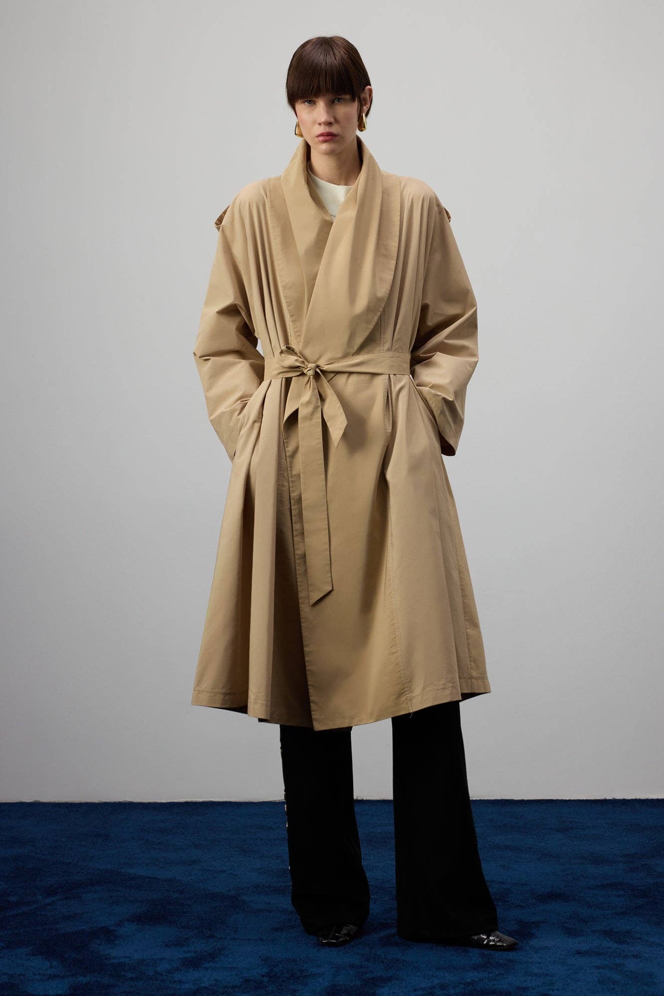 Trench cappotto con collo a scialle