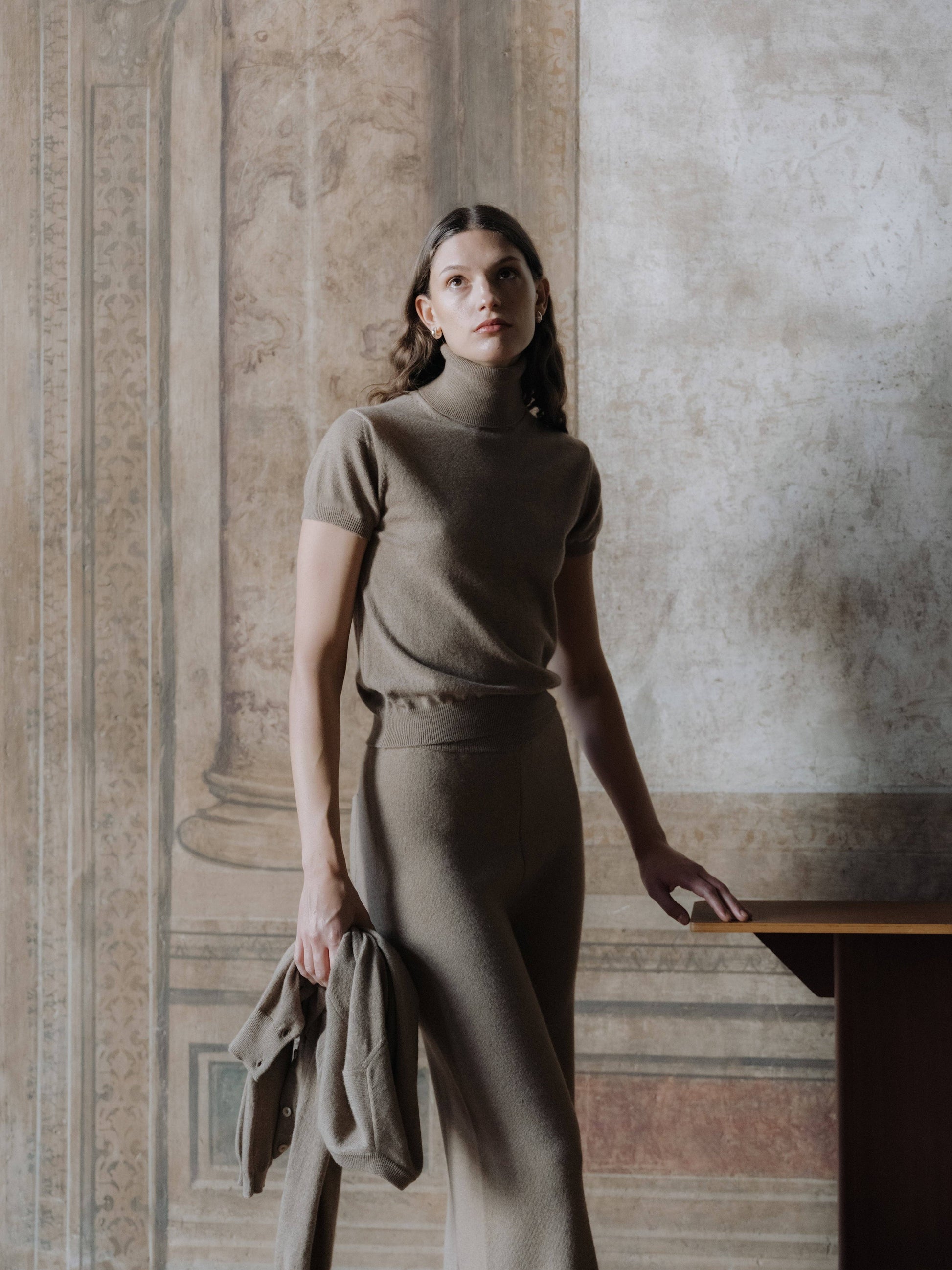 Dolcevita a maniche corte in puro cashmere