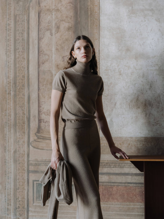Dolcevita a maniche corte in puro cashmere
