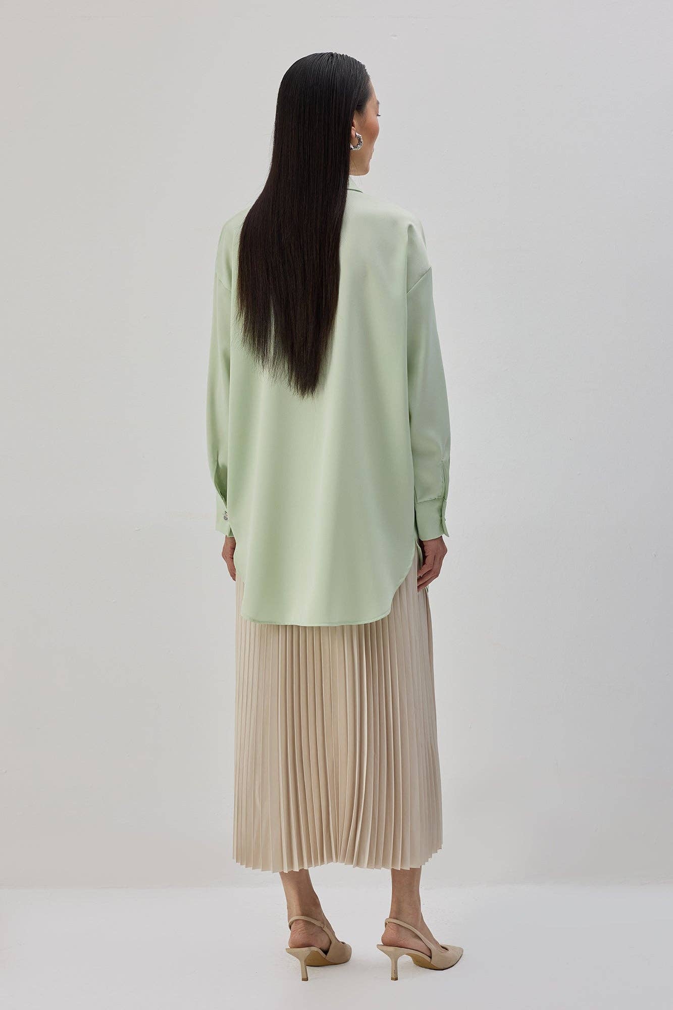 Camicia oversize in raso con fascia