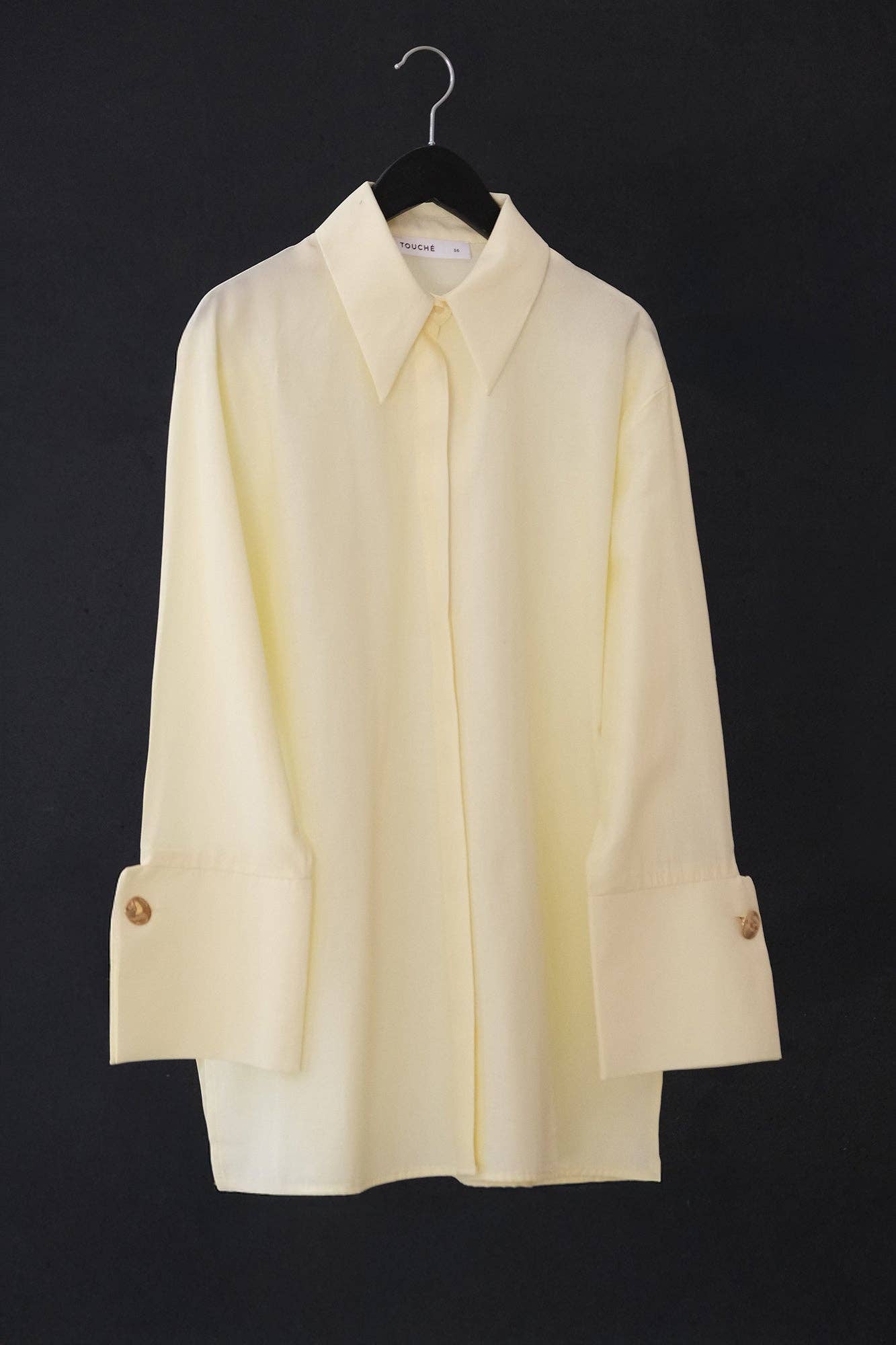 Camicia in popeline giallo burro con polsini oversize