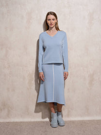 Maglione in maglia con scollo a V e profili a contrasto