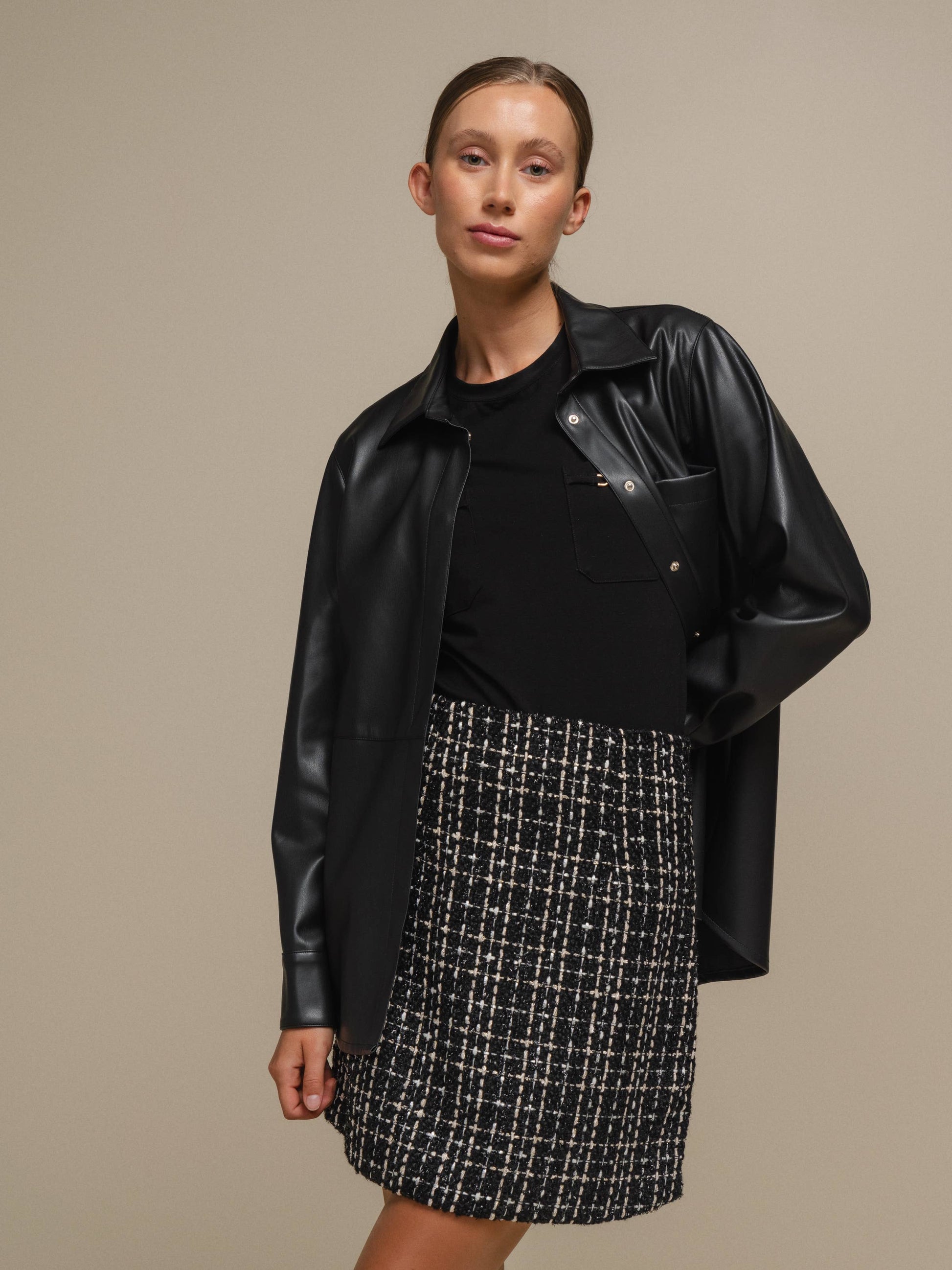 Camicia oversize in ecopelle nera da donna