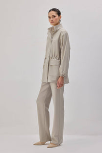 Giacca con zip e collo dritto