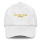 Cappellino da baseball ricamato “Questo ragazzo ha bisogno di una birra”