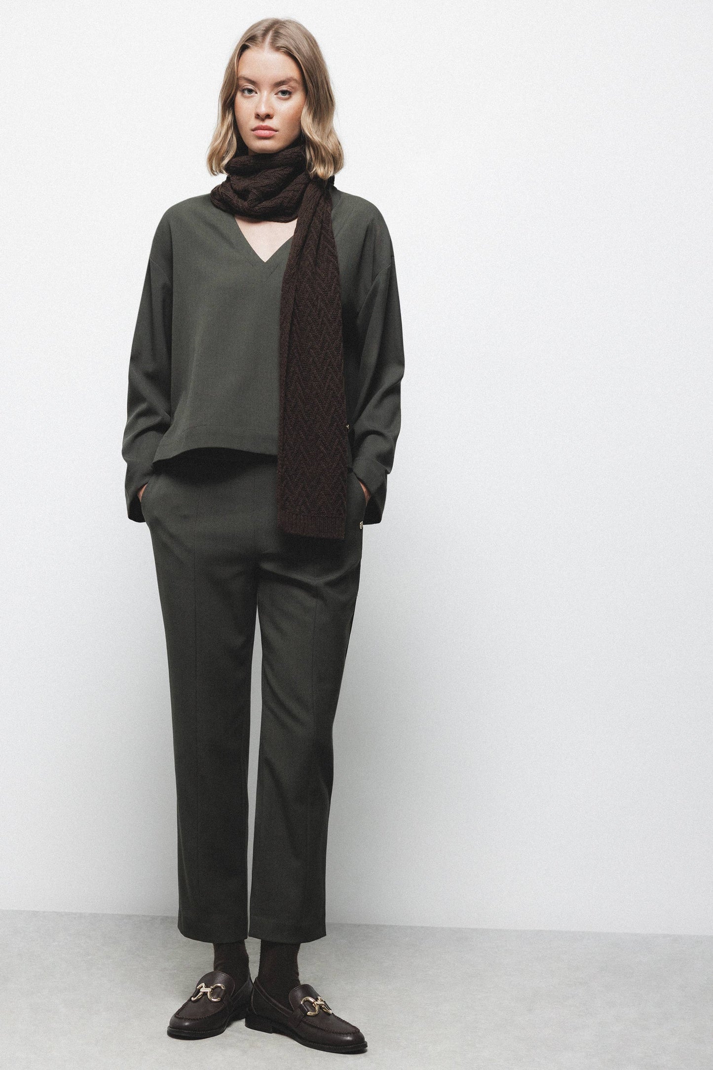 Pantaloni slim fit essenziali
