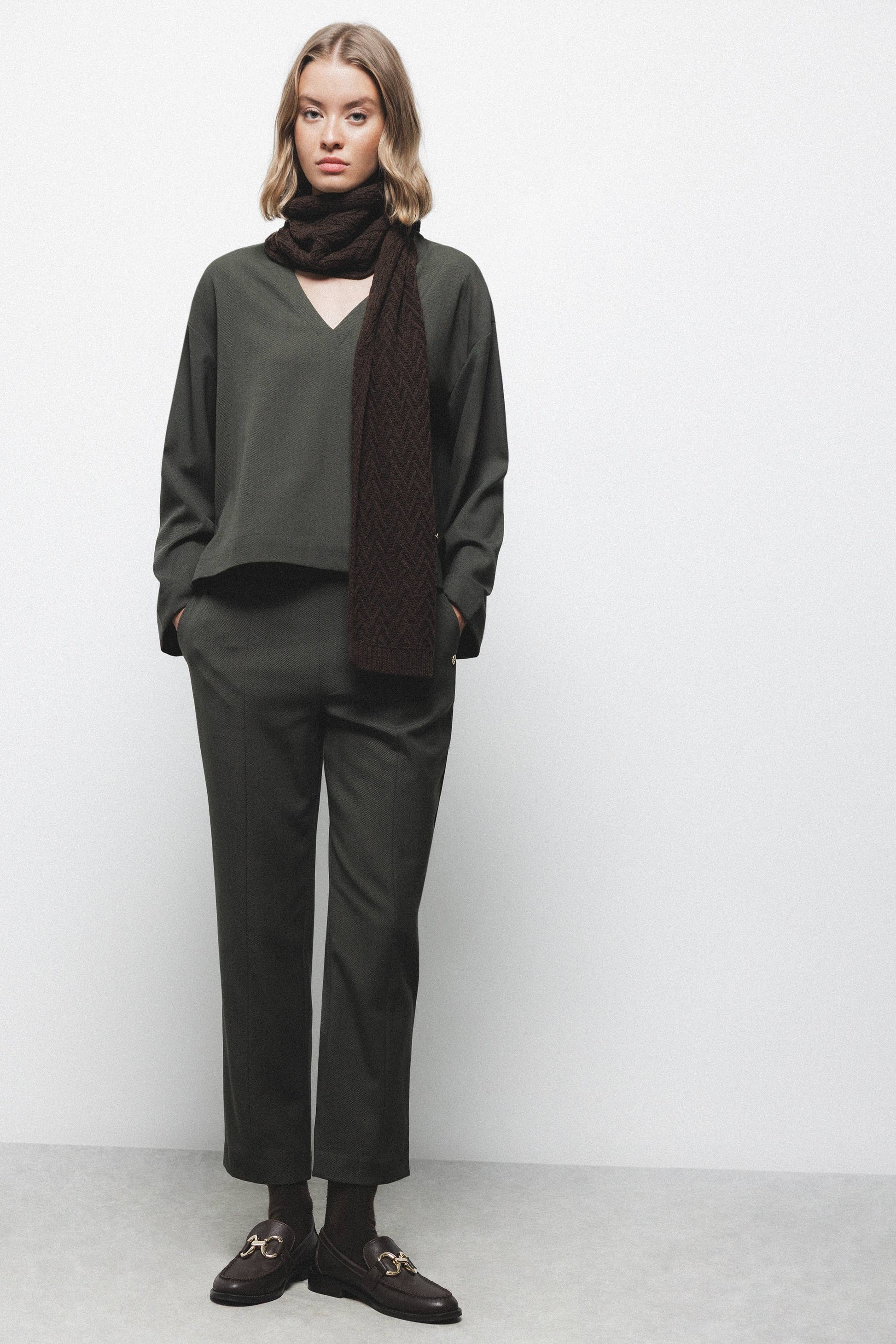 Pantaloni slim fit essenziali
