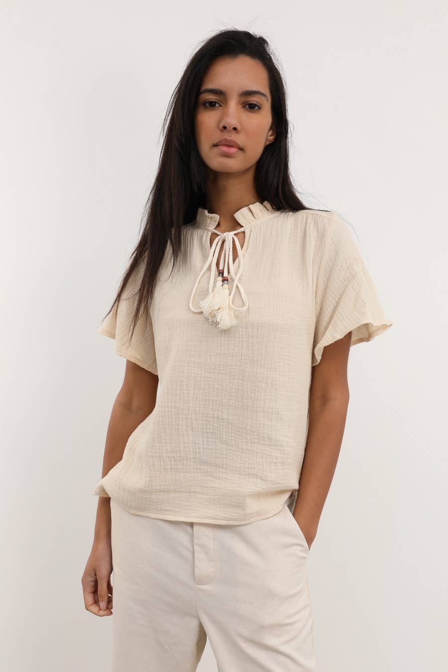 Blusa Tichka in cotone con laccetti e maniche a volant