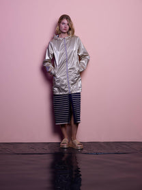 Giacca metallizzata con cappuccio e zip da donna