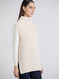 Gilet in maglia a coste con collo alto