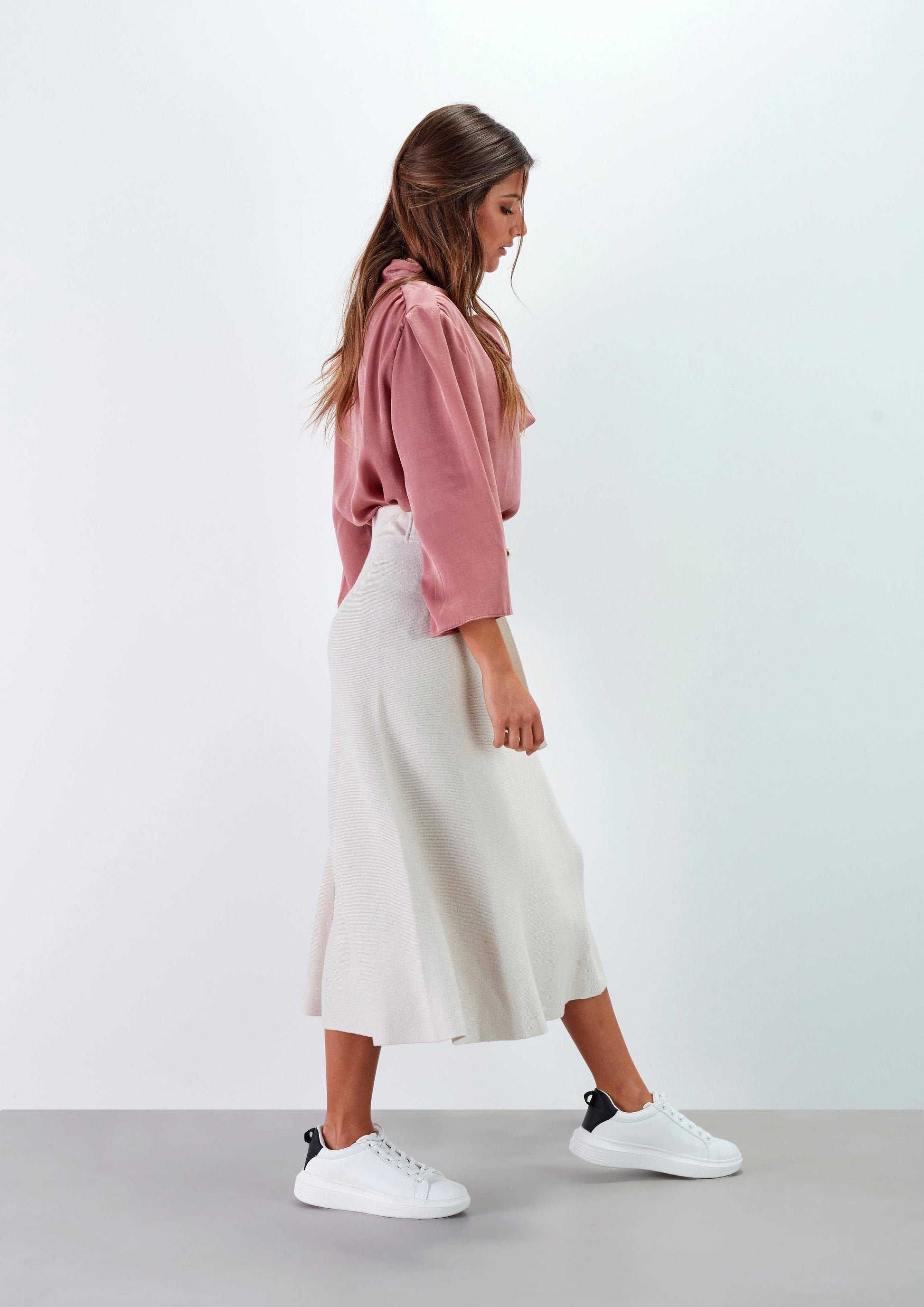 Gonna midi in maglia con cintura