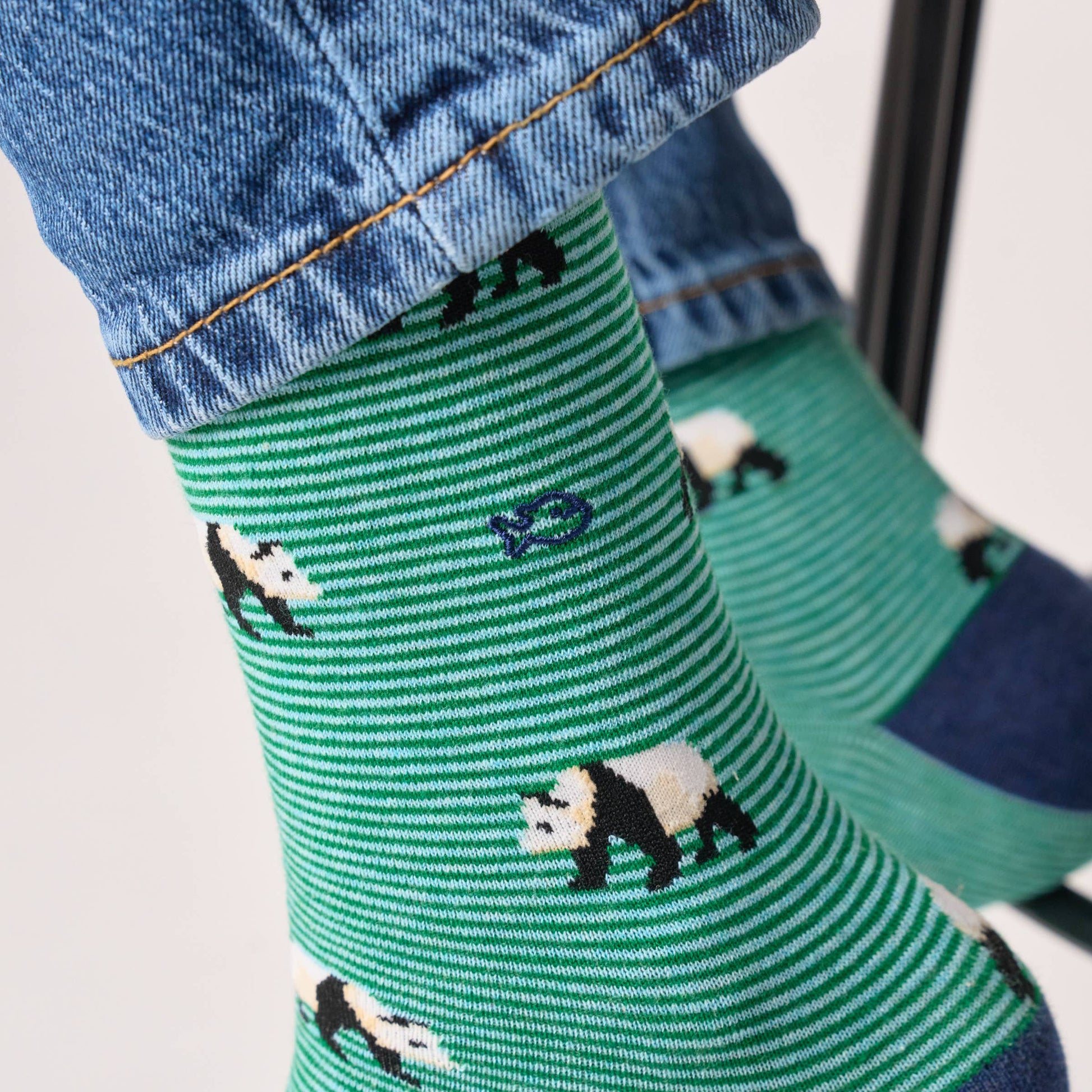 Calzini in cotone pettinato con panda a righe