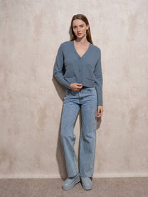 Cardigan corto in maglia con scollo a V e tasche