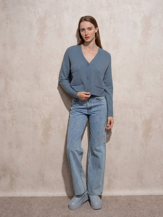 Cardigan corto in maglia con scollo a V e tasche