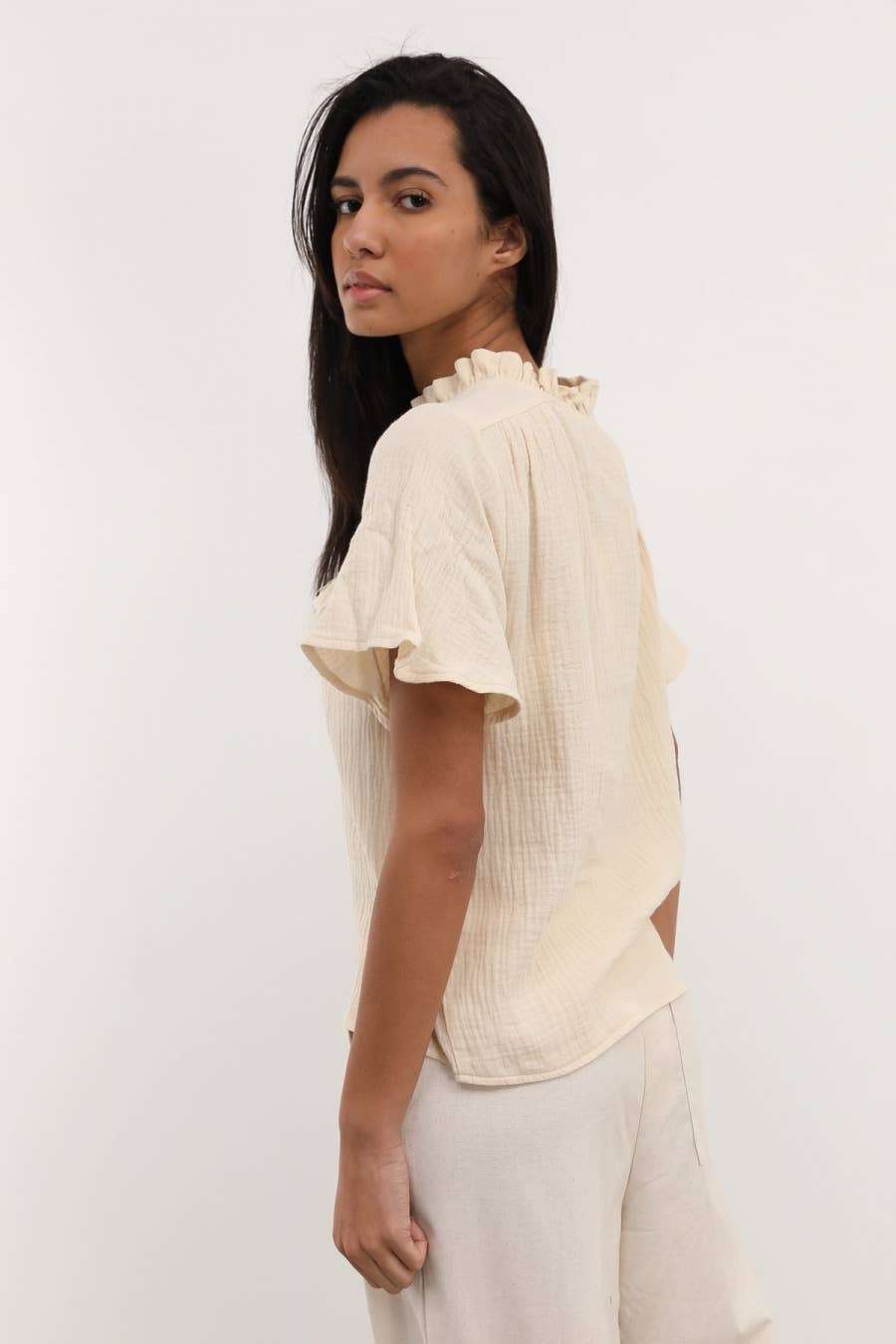 Blusa Tichka in cotone con laccetti e maniche a volant
