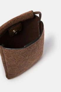 Portafoglio strutturato con tracolla