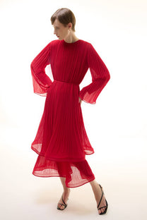 Abito lungo elegante in chiffon plissettato con maniche fluide