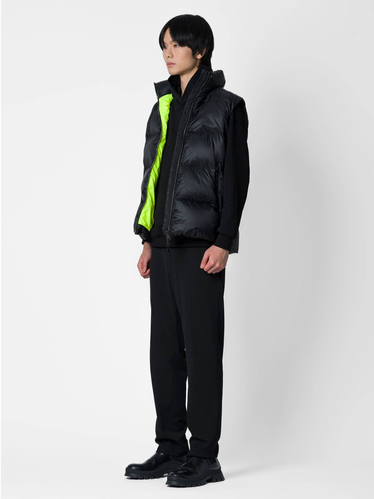 Gilet imbottito con logo e fodera giallo fluo