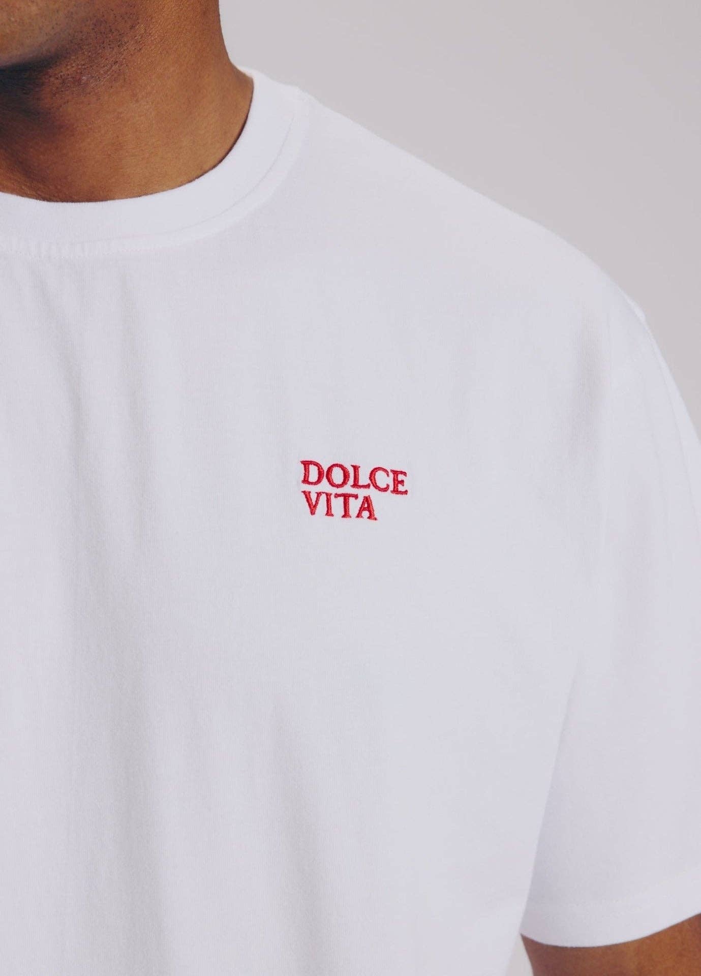 T-shirt oversize bianca con ricamo "Dolce Vita"