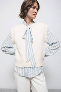 Gilet in maglia rasata girocollo