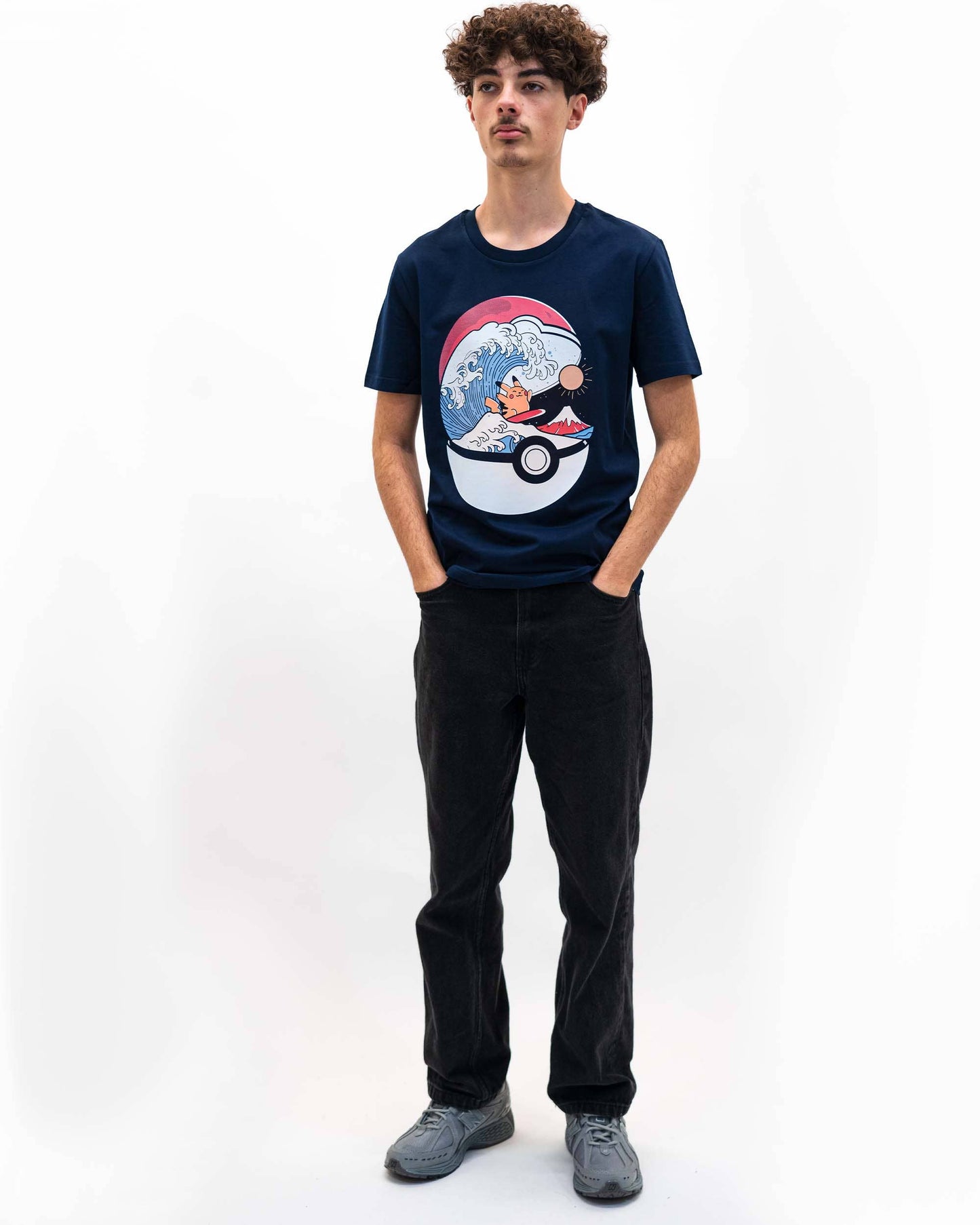 T-shirt Pokémon con stampa onda e Pikachu