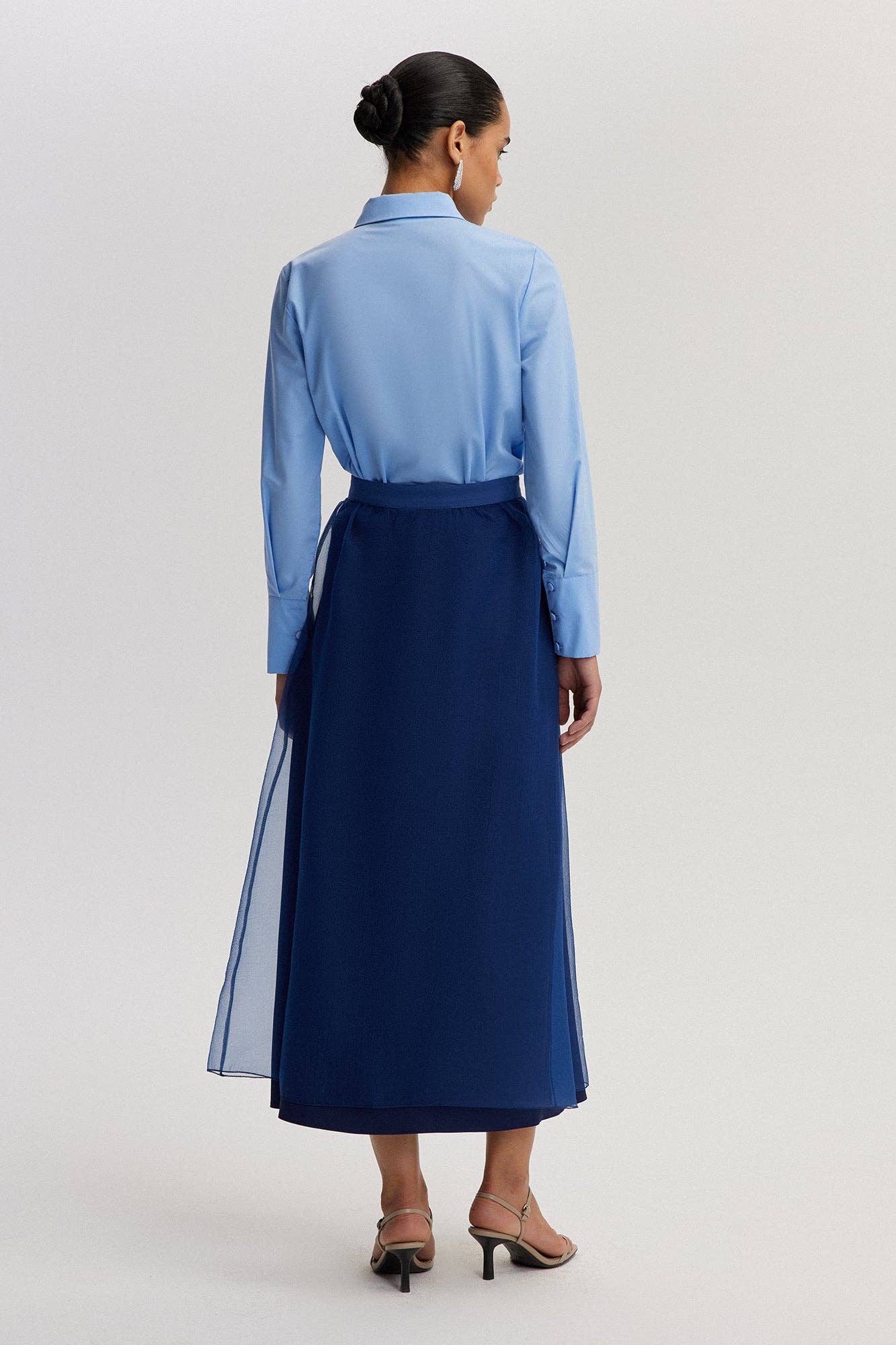 Gonna midi in organza con tasche e cintura