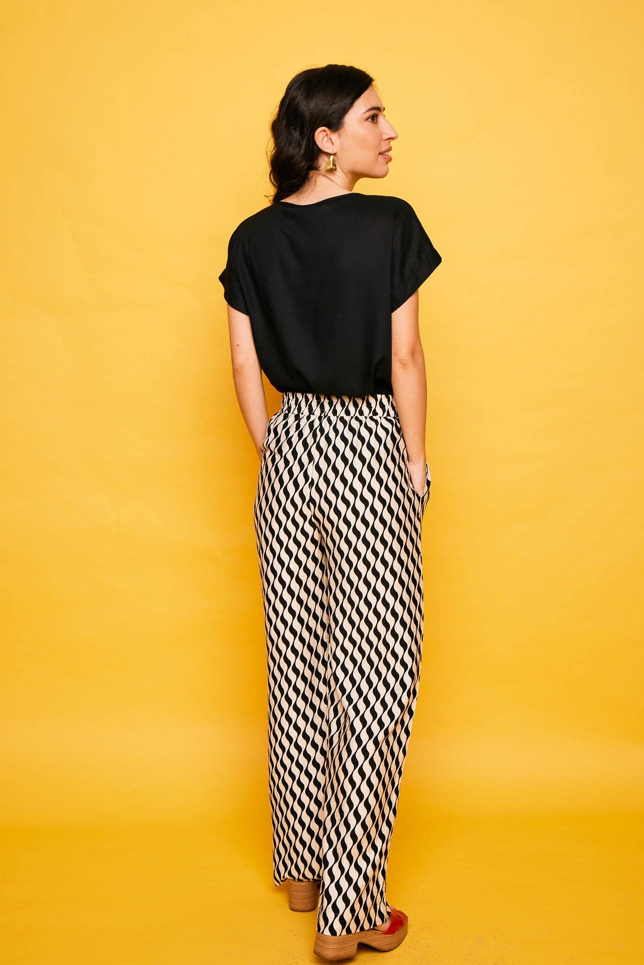 Pantaloni Conil a gamba dritta con vita elastica e coulisse