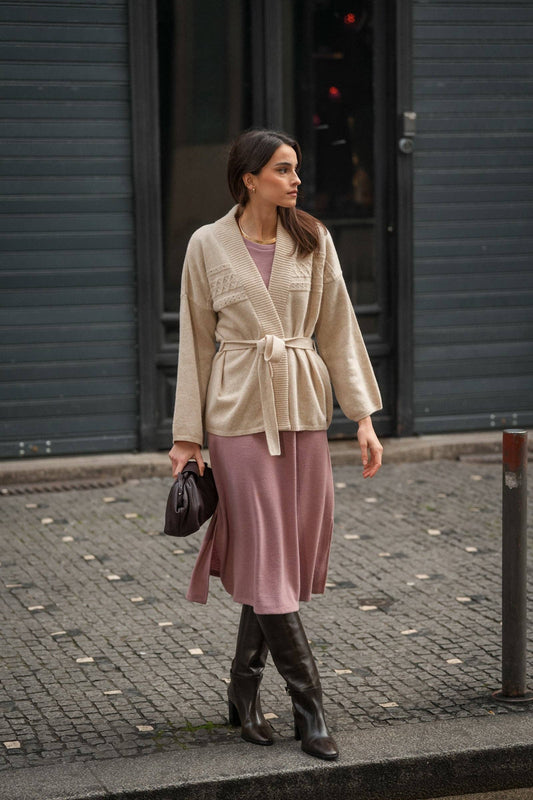 Cardigan beige con cintura