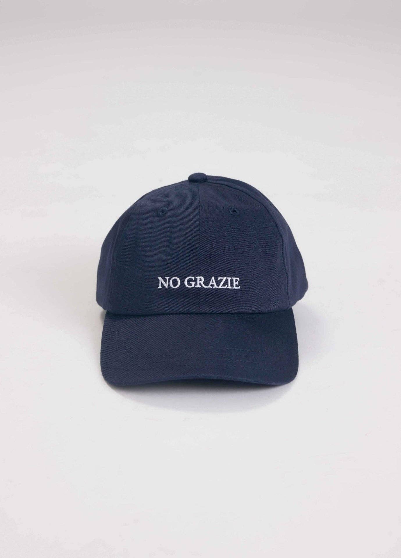Cappellino blu scuro “No Grazie” ricamato