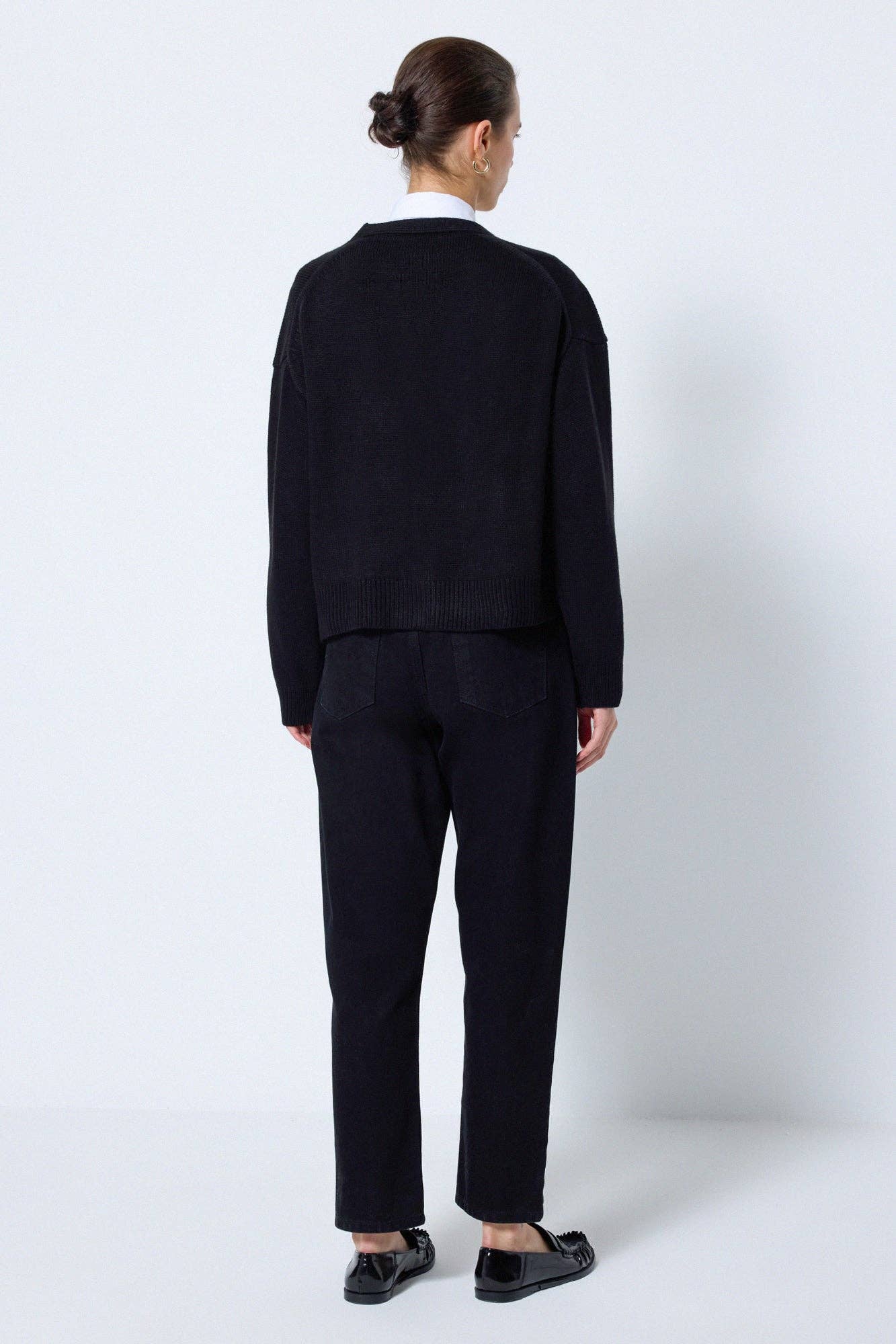 Cardigan in maglia nero con bottoni e tasche