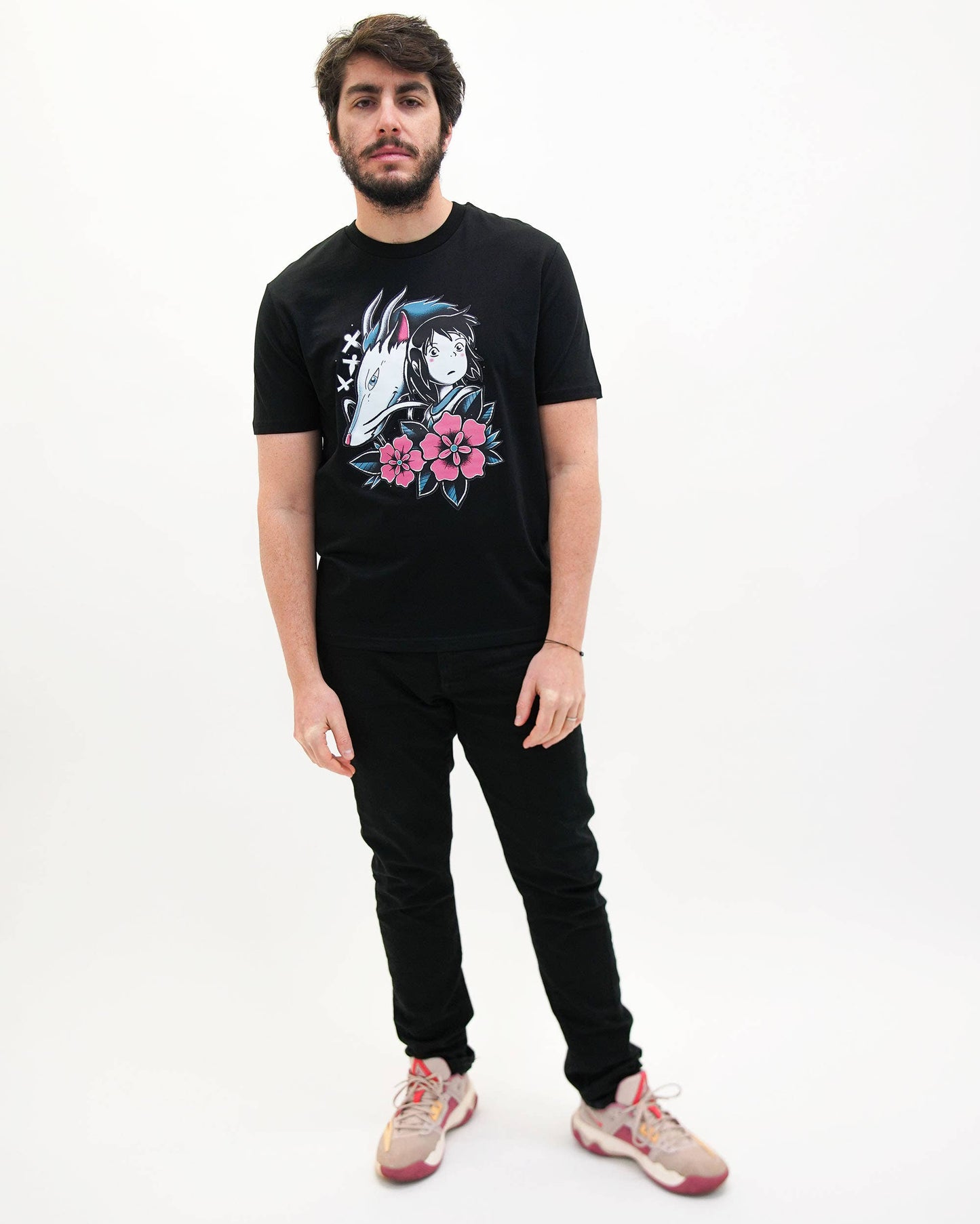 T-shirt unisex nera con stampa “La bambina, il drago e il fiore”