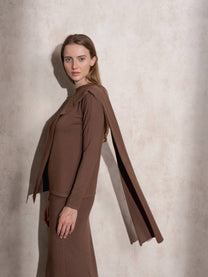 Maglione in maglia con sciarpa abbinata