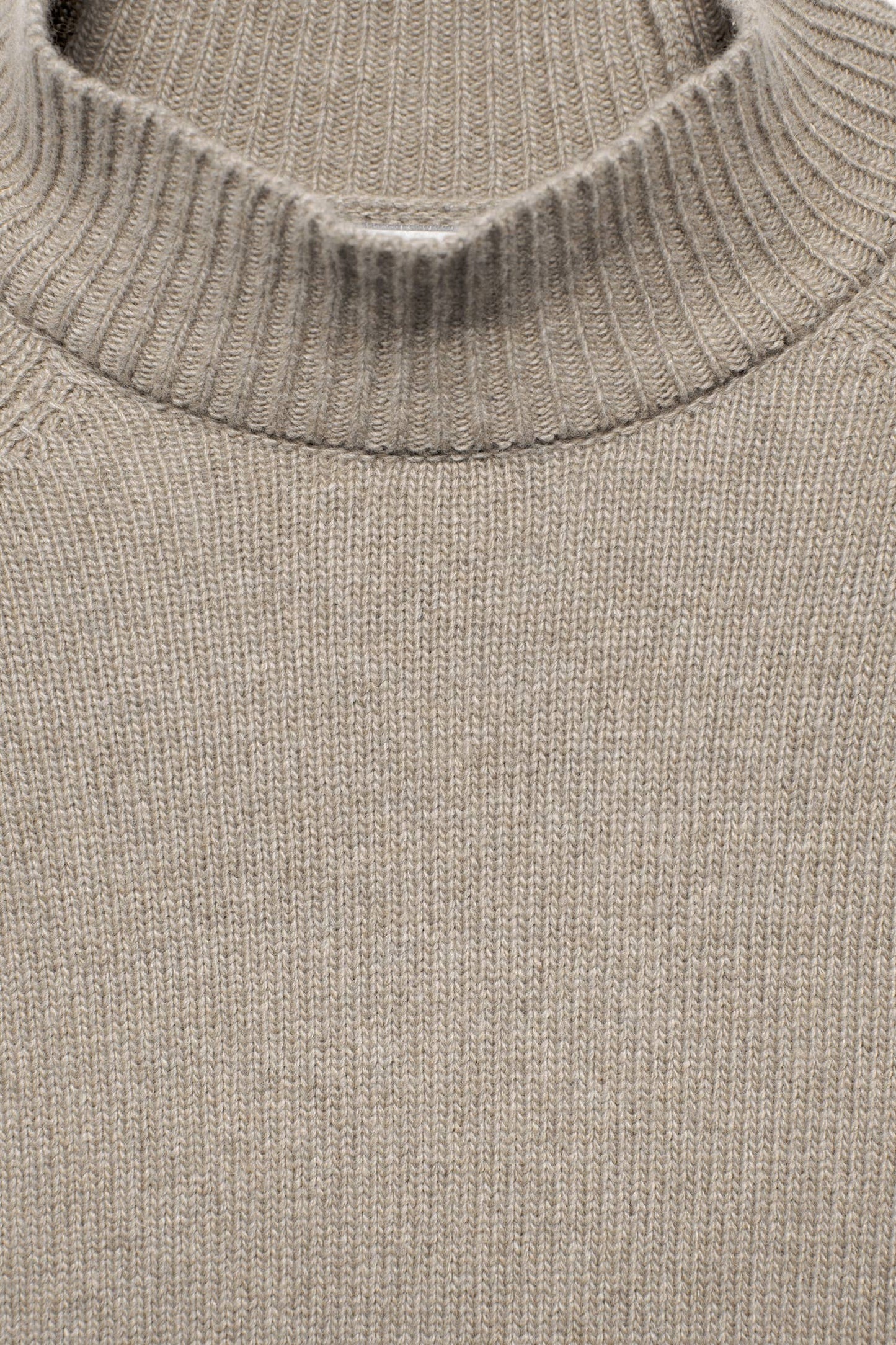 Maglione dolcevita in maglia rasata