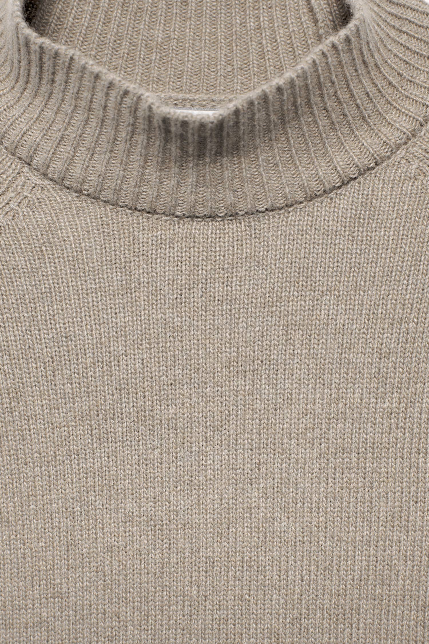 Maglione dolcevita in maglia rasata
