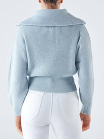Maglia a costine con zip e collo ampio