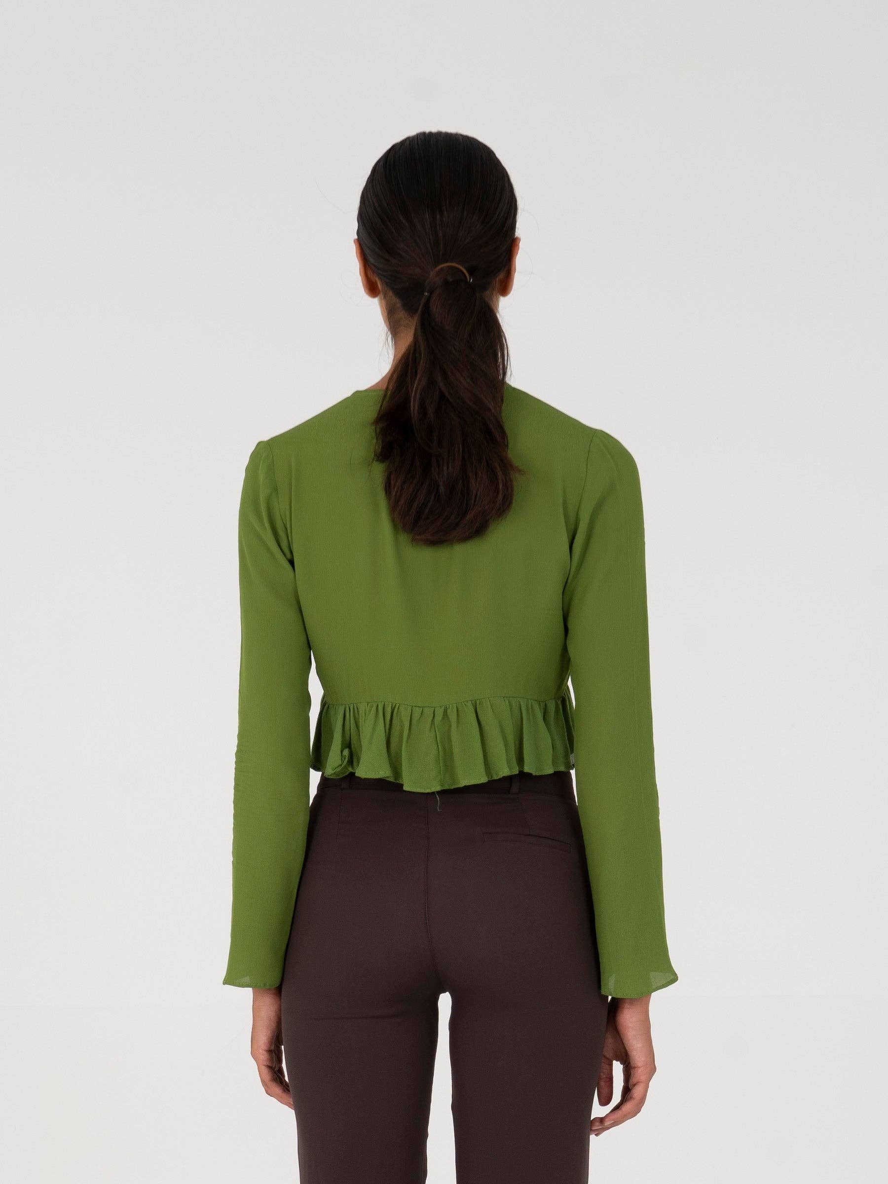 Blusa corta verde con fiocchi e volant