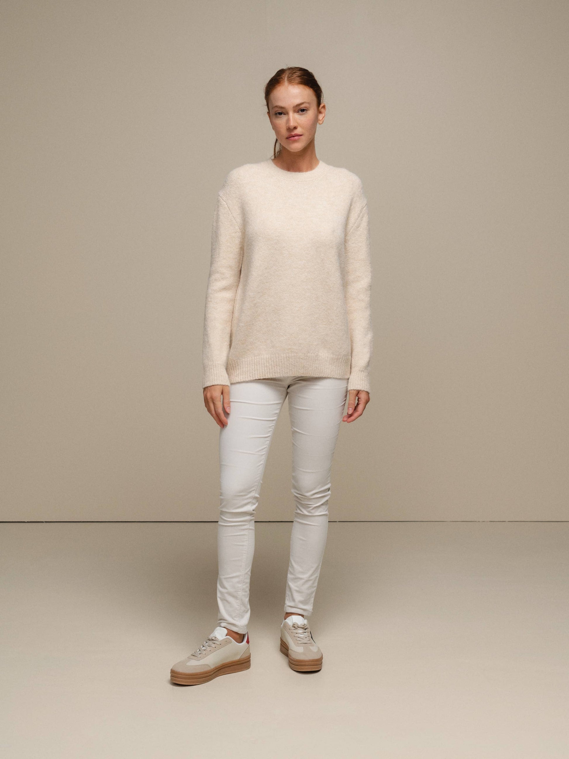 Maglione girocollo in maglia morbida da donna