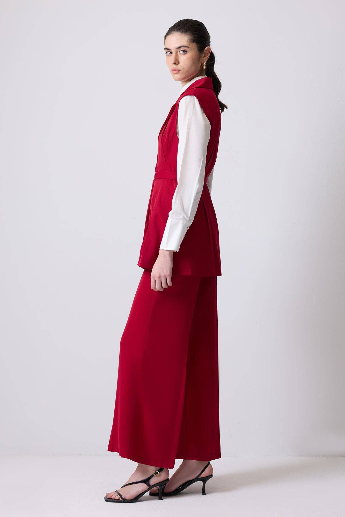 Completo gilet doppiopetto plissettato con pantaloni palazzo